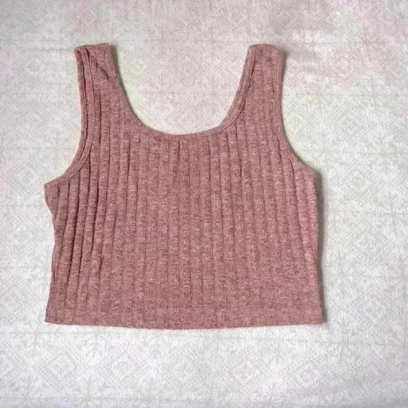 Crop Top - Picture 2 of 4